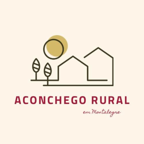 Logo Aconchego Rural com casarões rurais e sol em Montalegre, Portugal