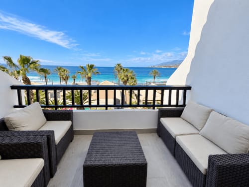Luxury balcony with sea views, palm trees and beach at Manage Home Tenerife, Playa de las Américas