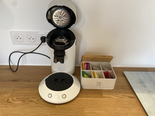 Cafetière et organiseur de thé dans l'Appartement 7 de La Maison Blanche, Bouguenais