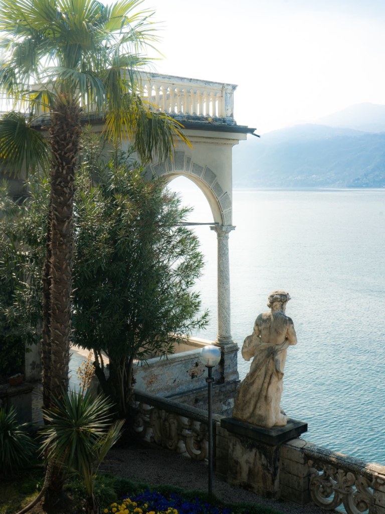Villa Monastero a Varenna offre una delle passeggiate panoramiche più spettacolari sul lago