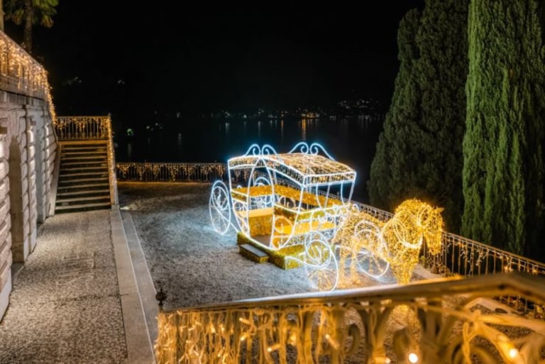 Christmas Garden Villa Cipressi Varenna illuminazione natalizia