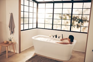 Freedom Acrylic 60  x  34 Freestanding Bathtub