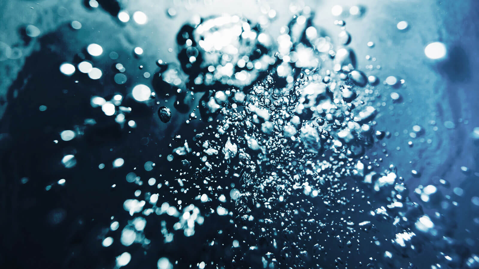 Water Bubbles in a Whirlpool Bathtub System