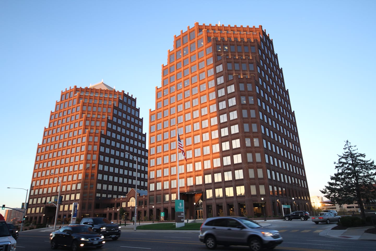 Day time view of American Century Headquarters in Kansas City, Missouri