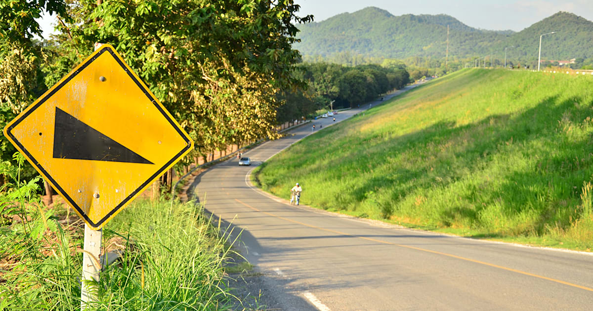 What Does an Inverted Yield Curve Mean?