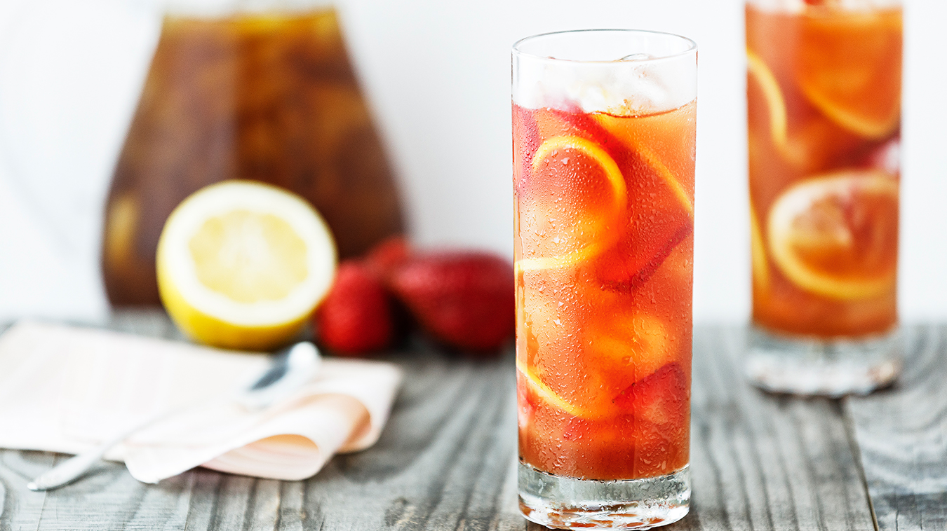 Amoretti Recipe: Strawberry Rhubarb Sun Tea