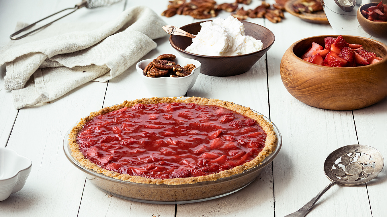 Amoretti Recipe: Strawberry Pie with Pecan Crust