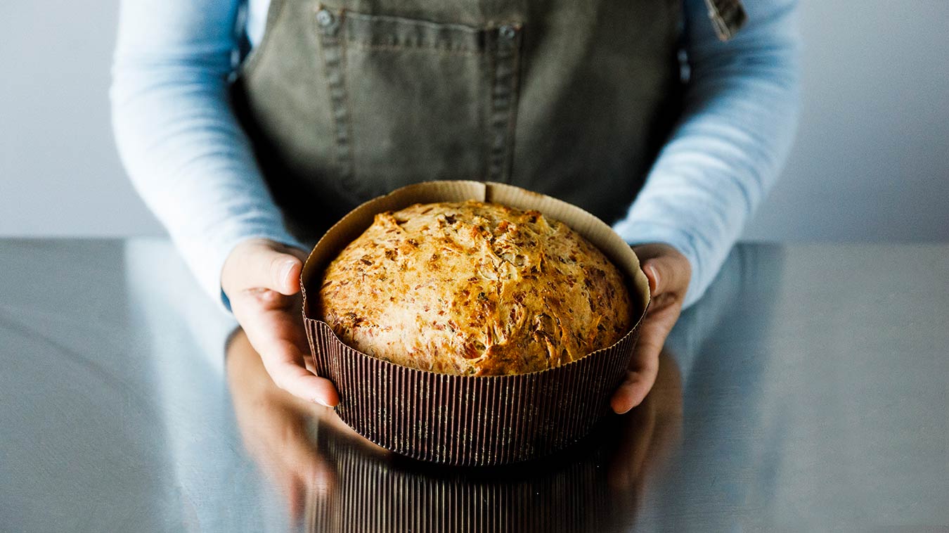 Amoretti Recipe: Savory Panettone. Serve.