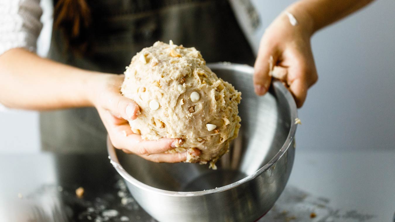 Amoretti Recipe: Sweet Panettone. Let rise.