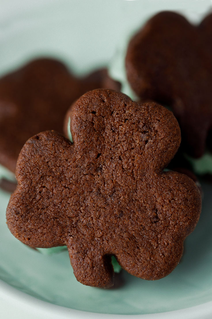 Amoretti Mint Chocolate Sandwich Cookies Recipe closeup