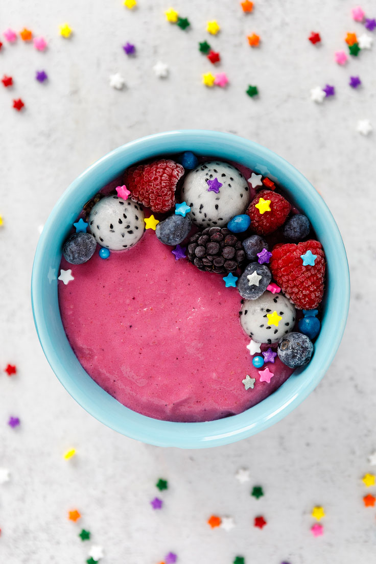 Amoretti Recipe: Dragonberry Smoothie Bowl from above