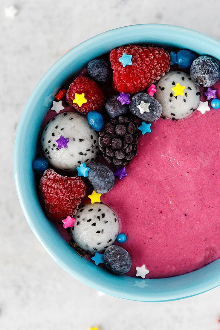 Amoretti Recipe: Dragonberry Smoothie Bowl