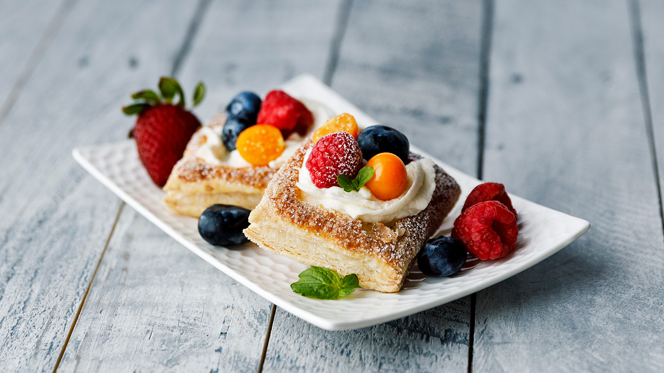 Amoretti Recipe: Lemon Ricotta Puff Pastry with berries