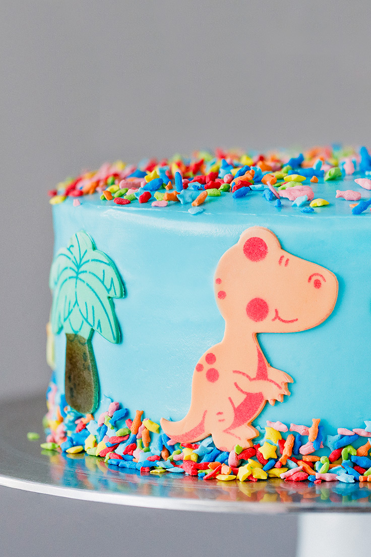 How to Flavor a Box Cake Mix with Amoretti Compounds - Blue Raspberry Dinosaur Cake