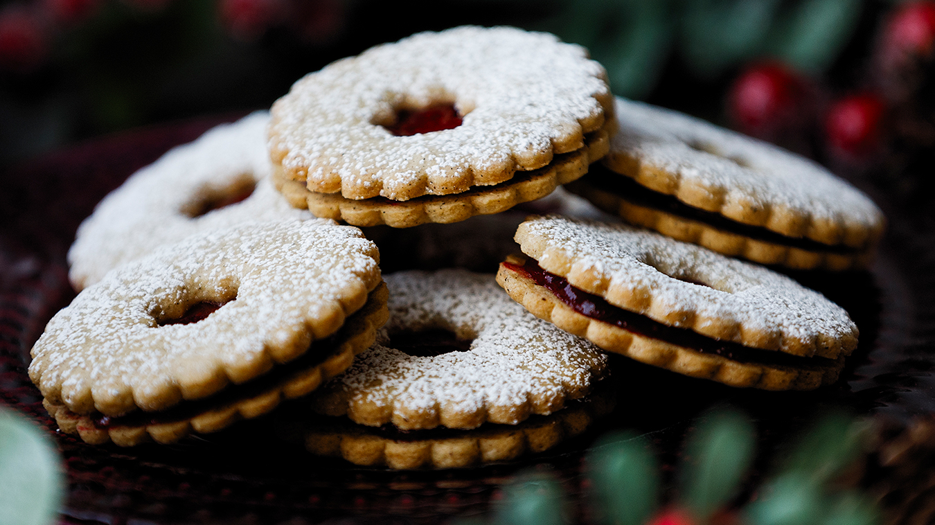 Amoretti Recipe: Linzer Cookies