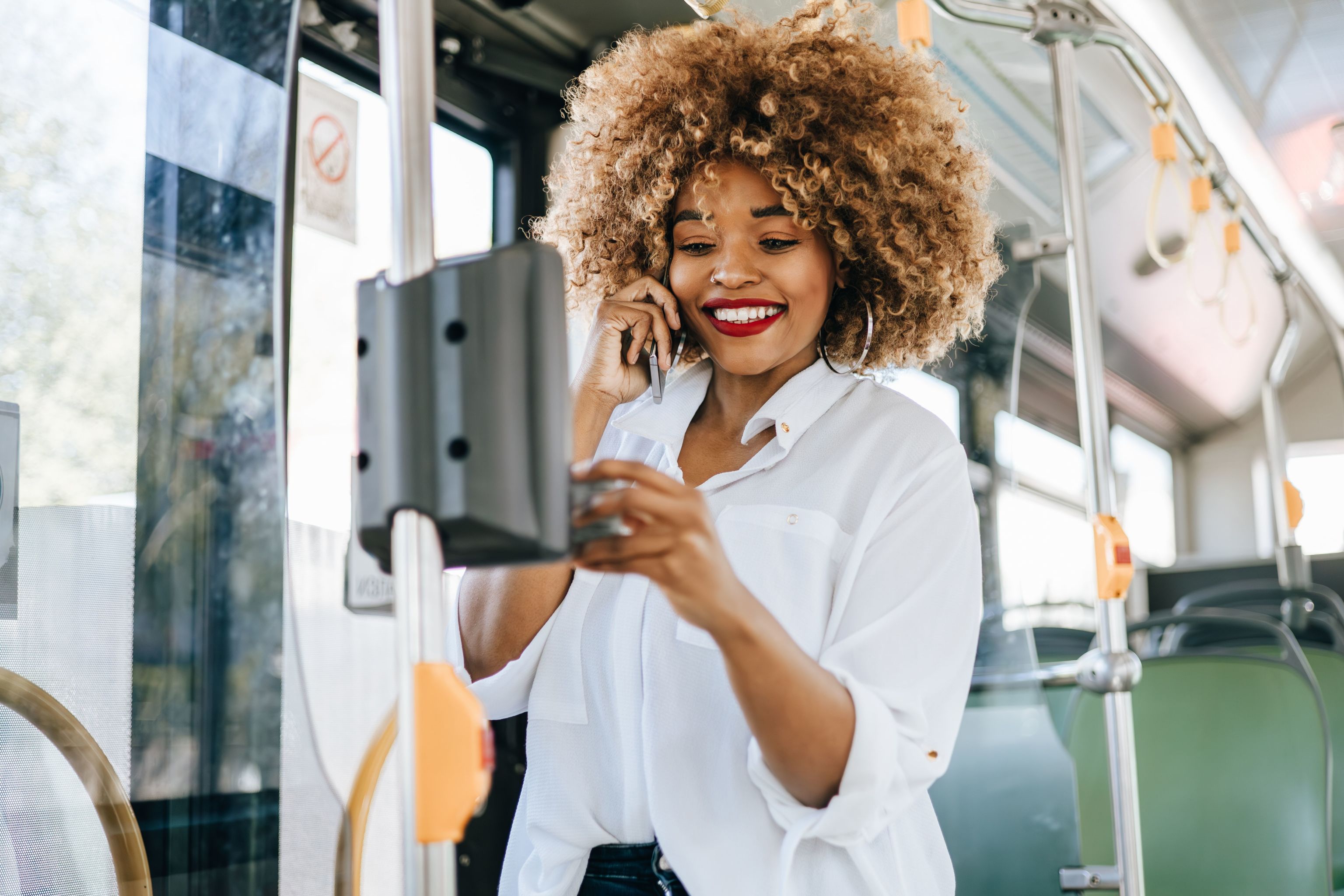 ANAGO_Government_Woman_travels_by_public_transport_2426138239_300dpi - Copy.jpg