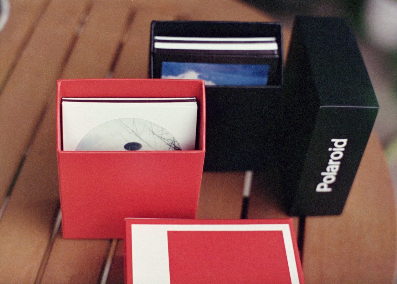 Polaroid GO Instant Mini Camera (Red) with Color Film and Everything  PhotoBox 