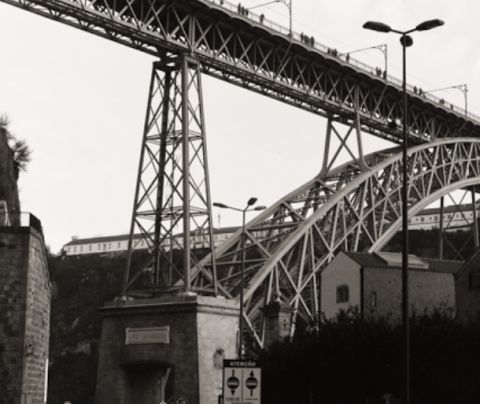 Ponte D. Luís I. Olympus OM-10, 50mm.