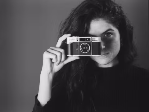 Lomography just launched MC-A, a new premium point-and-shoot¹ 35mm film camera!
Lomo MC-A is Lomography’s first autofoc…