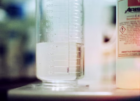 My measuring beaker wasn’t percise enough to measure single-ml values, so I drew them in with a permanent maker. This needed a steady hand, but it worked.