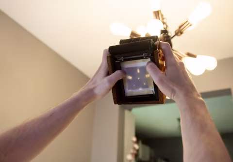 I designed the Gingerbread 1 camera sugar optics with a piece of translucent paper to catch the light projections, the same way Zung did with ZH1.