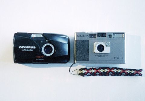 Mju II (left) and Minolta TC-1 (right).