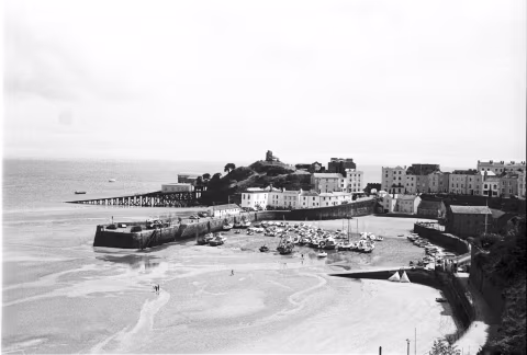 ORWO NP20, 20+ years expired. Nikon N60, Tamron 28-300. Tenby, Wales.