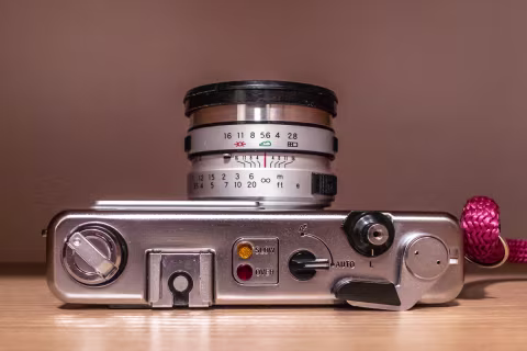 Yashica MG-1: top view.