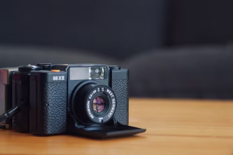 Revue 35XE a.k.a. Voigtländer Vito C a.k.a. Balda CA35 — the lightest full-frame 35mm film camera.