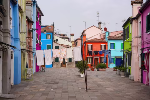 By the roadside # 2804 — Burano, Italy
© Michael Nguyen / VG Bild-Kunst, Bonn