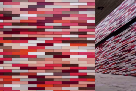 By the roadside # 2746 — Venice Mestre, Italy (Museum M9, architect Sauerbruch Hutton)
© Michael Nguyen / VG Bild-Kunst, Bonn