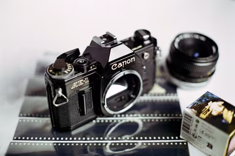 Canon AE-1.