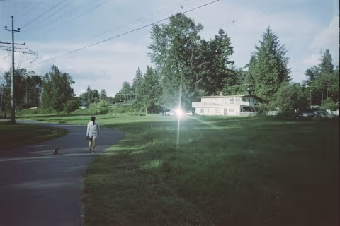 Chinon Bellami/Revue 35CC with Lomochrome Metropolis.