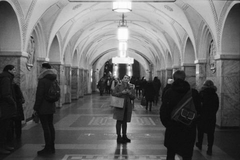 In the subway, I measured the light once and guessed the exposure thereafter. It was lit relatively uniformly, making my job easy.