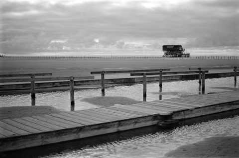 Nikon F 100 with Ilford HP5+, ISO 400
Inverted with FilmQ