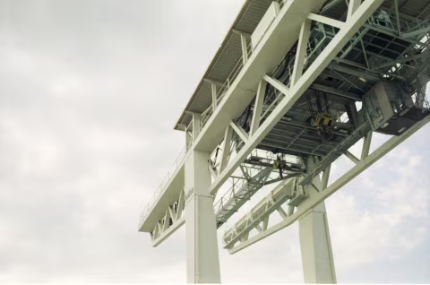 Taken with Zeiss Ikon Contaflex on Kodak Ultramax 400.