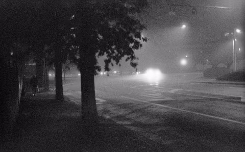 Ilford HP5+ shot at EI 100,000. Microphen 1h 45min (stock) 20℃.