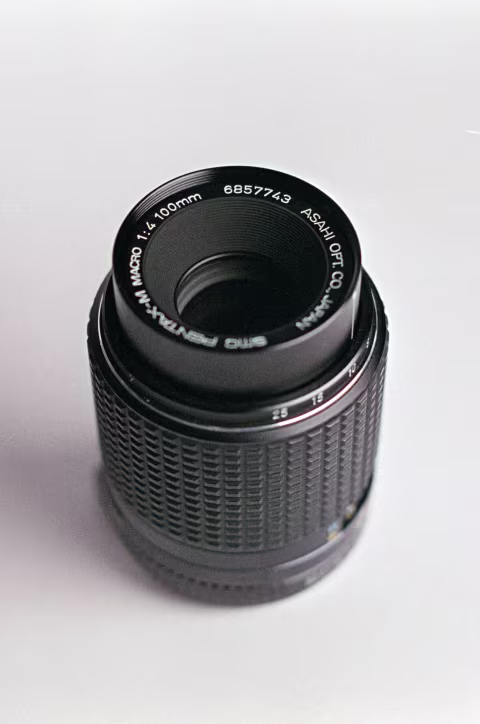 SMC Pentax-M 100mm 𝒇4-32 Macro lens .