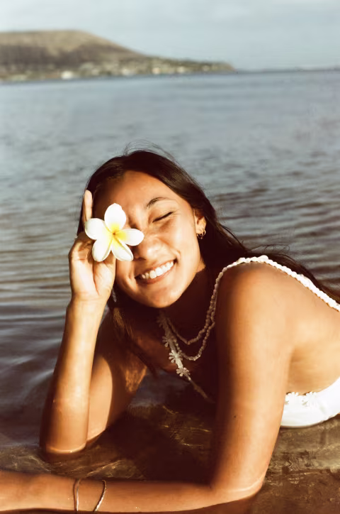 Here’s another portrait of lindsaysunada by maddiealohilani shot on Lomochrome Color’92 Sun Kissed.
