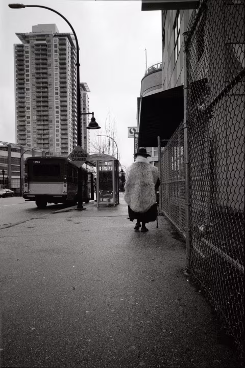 Slight vignetting and minimal barrel distortion with Minolta G-Rokkor 28mm on Ilford HP5+ pushed to 1600. 