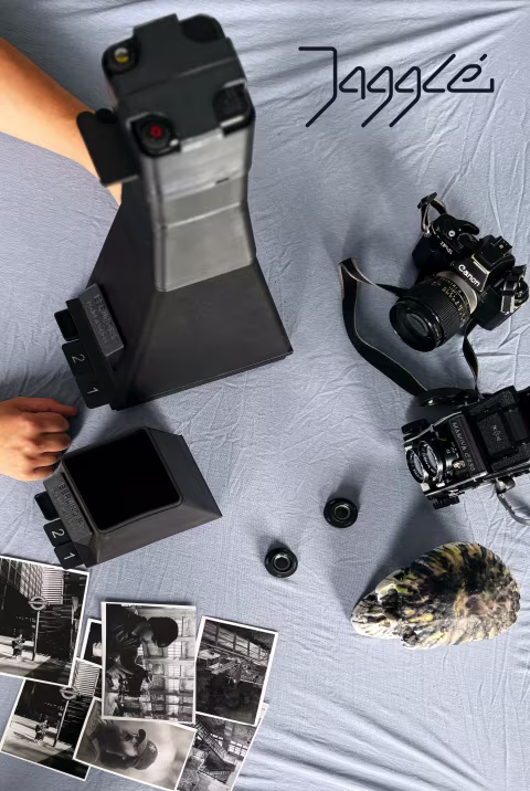 Jagglé launched the Berlinova daylight table-top enlarger for black-and-white prints without a darkroom (on Kickstarter…