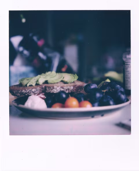 Polaroid SX-70 colour film (2021).