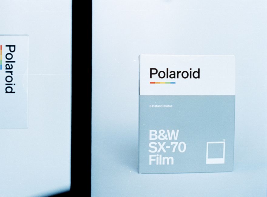 Pellicola Istantanea Bianco E Nero Impossible Per Fotocamere SX-70 – 8 Pose Con Nuova Formula Ad Alto Dettaglio