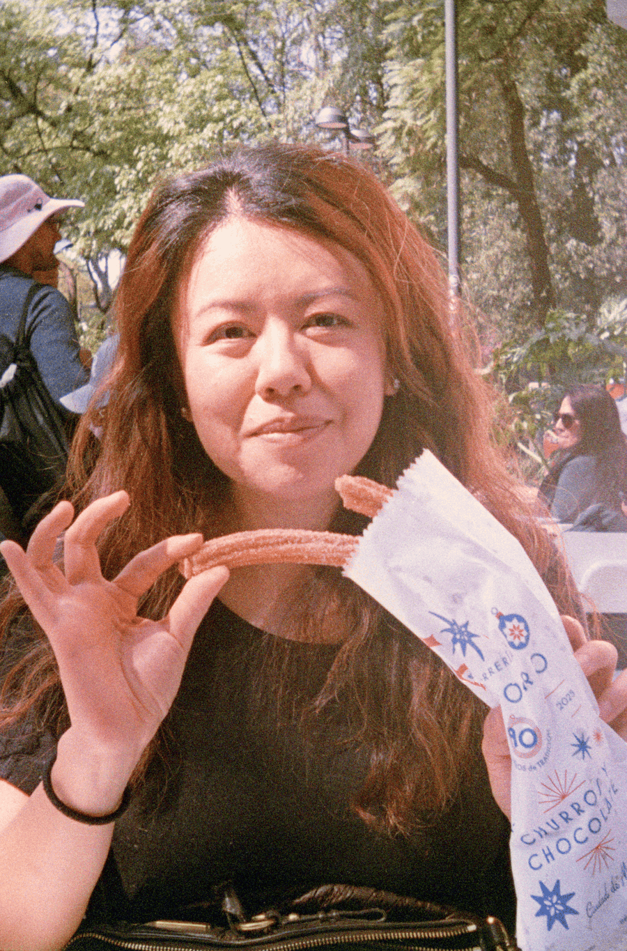 Nishika N8000 3D — the “Wiggle-GIF” Camera Review
