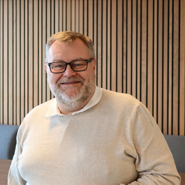 Roger Helgesen tar med seg 25 års erfaring til landbaserte UPS-prosjekter