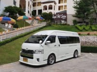 Jaravee Tour vehicle
