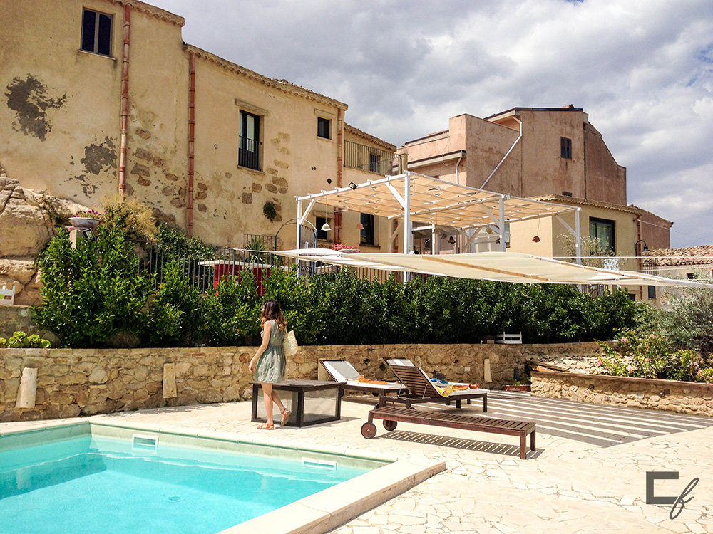 case al borgo pool agira