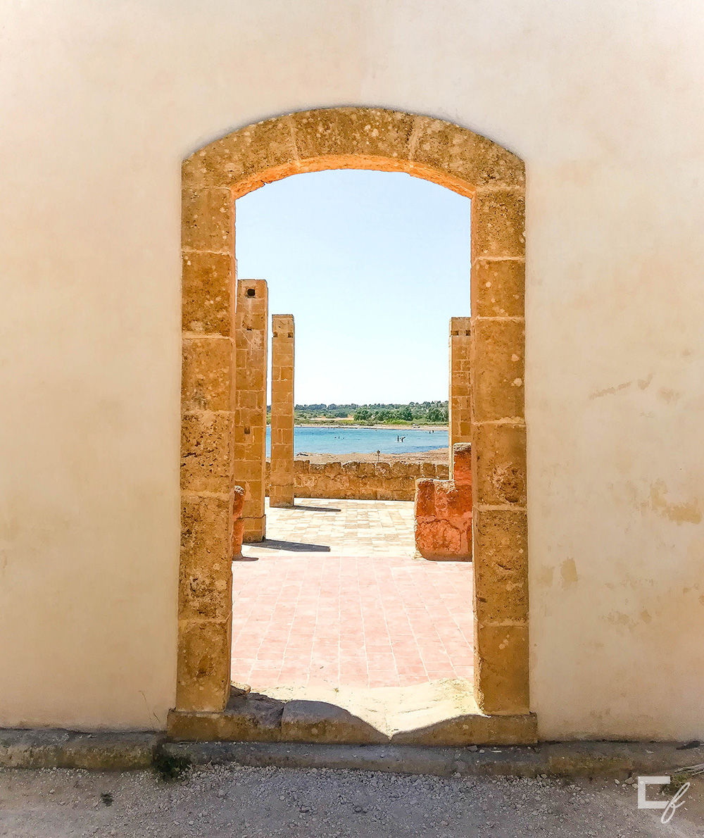 tuna factory frontal door vendicari