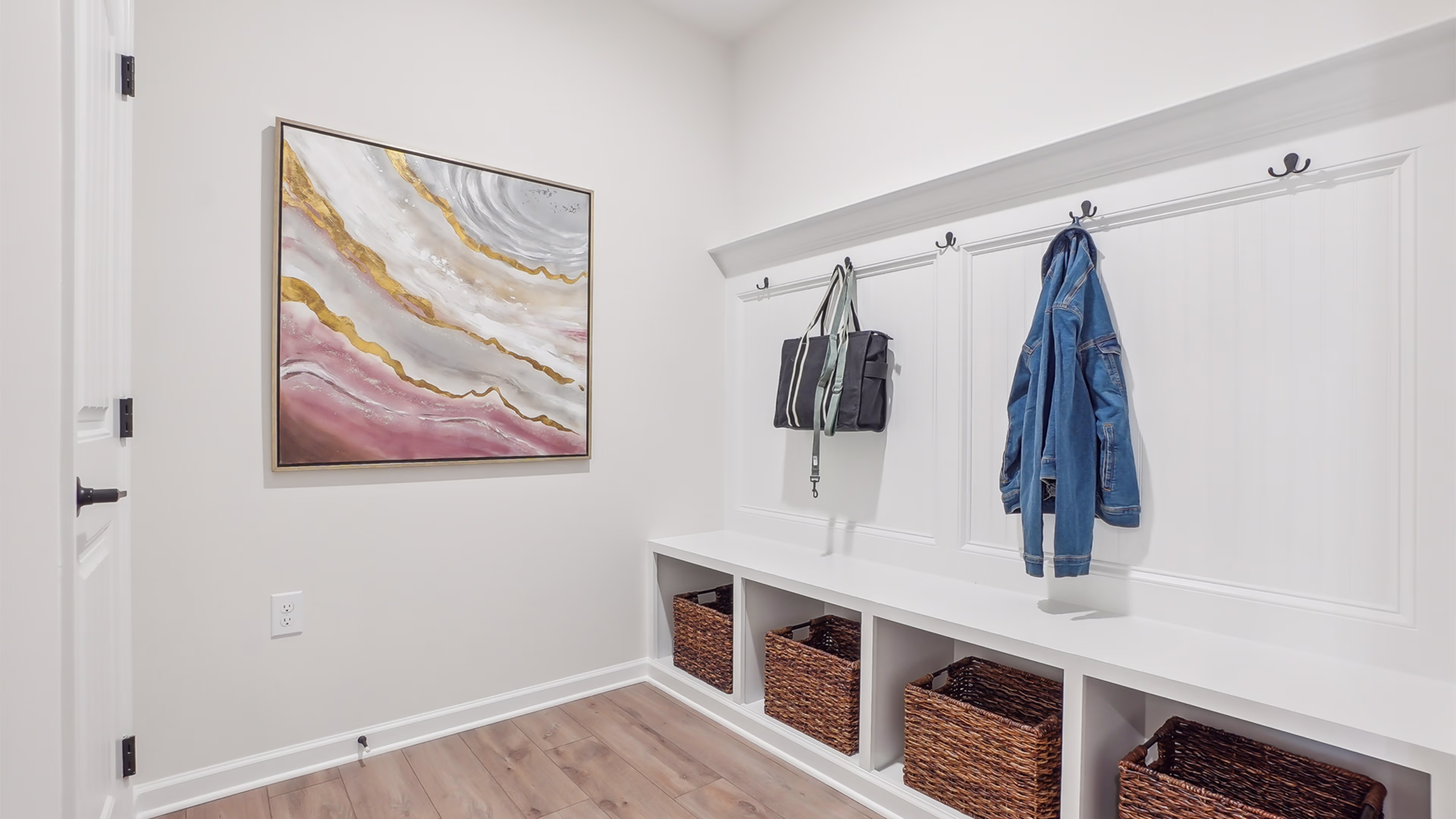 Slide - Mudroom With Bench