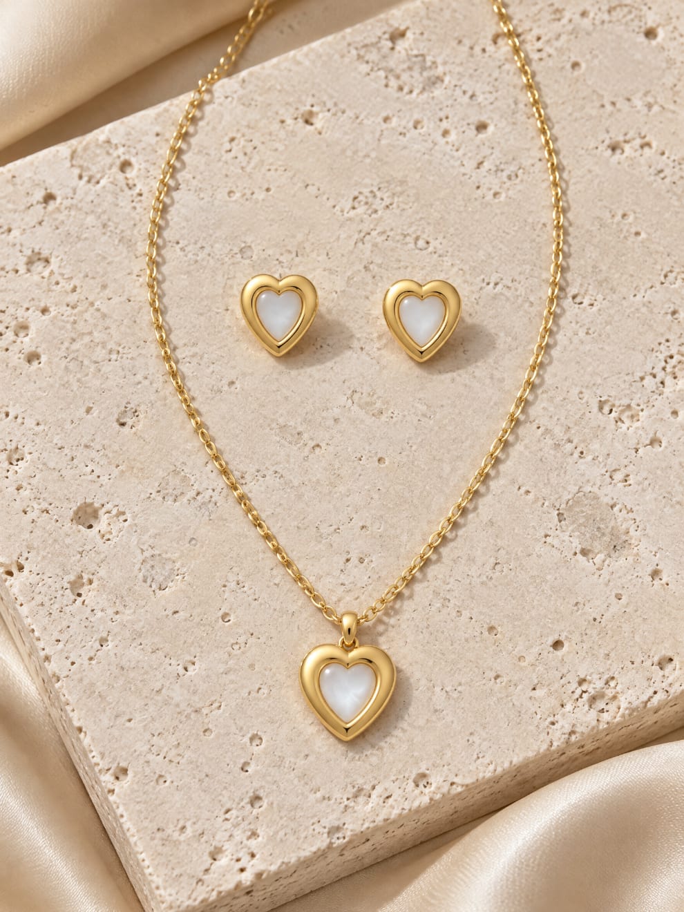 Gold-tone Heart Jewellery set